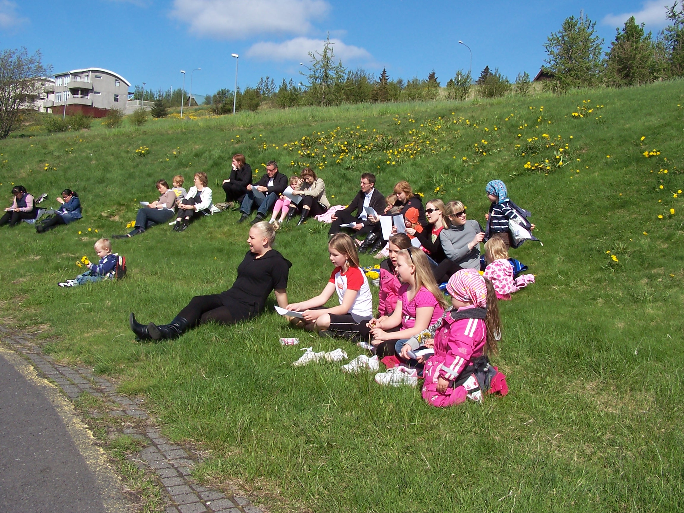 Sunnudagaskólinn úti